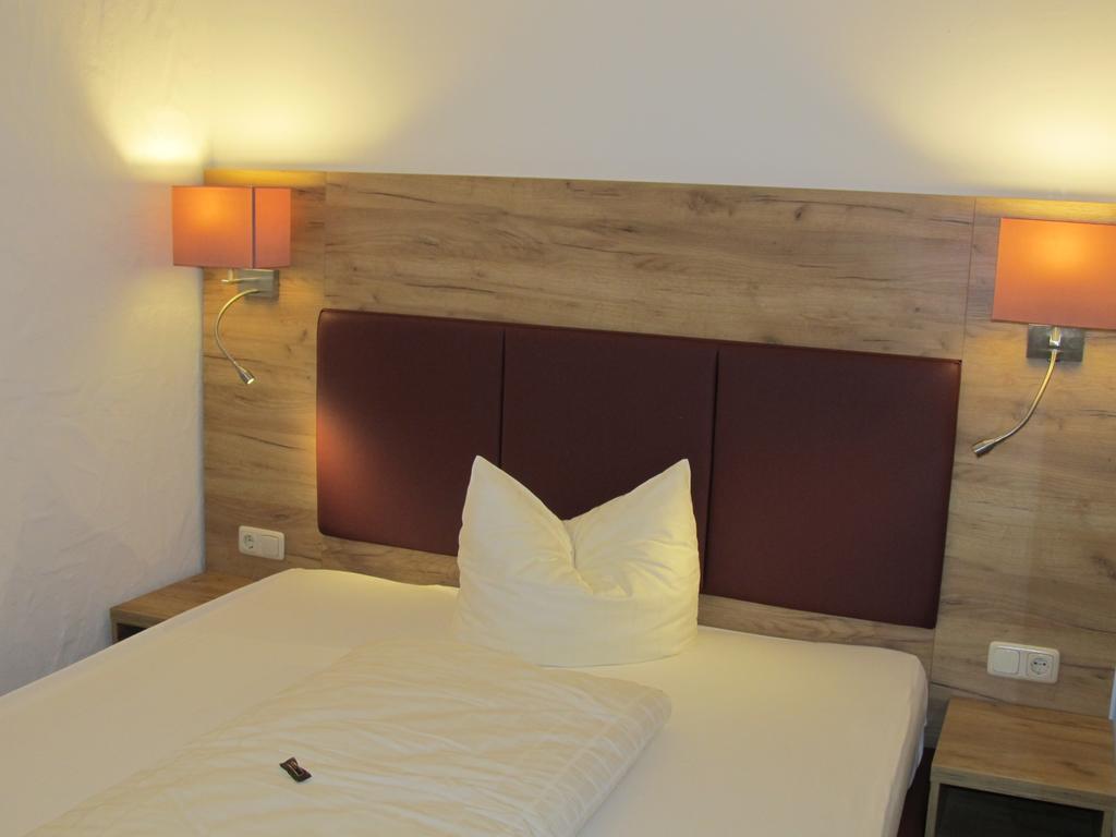 Zum Treppche Hotel Garni Gladenbach ภายนอก รูปภาพ